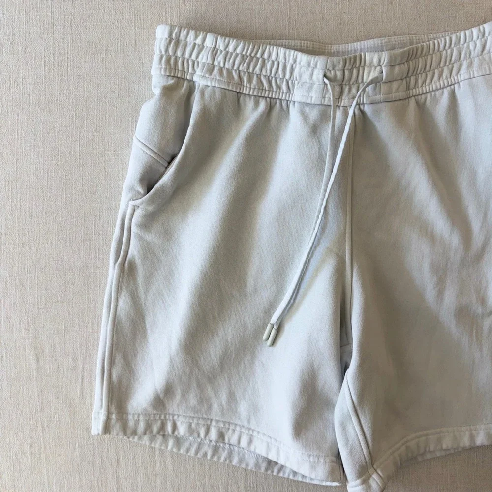 Lululemon Loungeful High-Rise Shorts Womens Size 8 Bone White Fleece